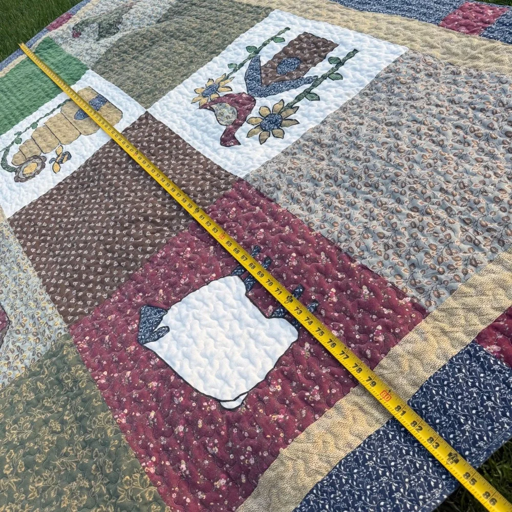 Super cute Patchwork Quilt Farmhouse Applique Barn Sheep Beehive Rustic 86x86 A-